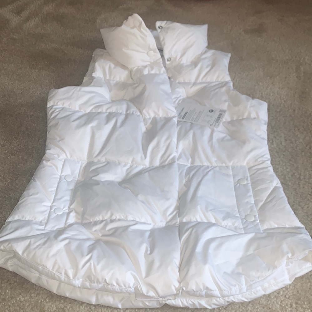 NWT! Athleta Downtown puffer vest